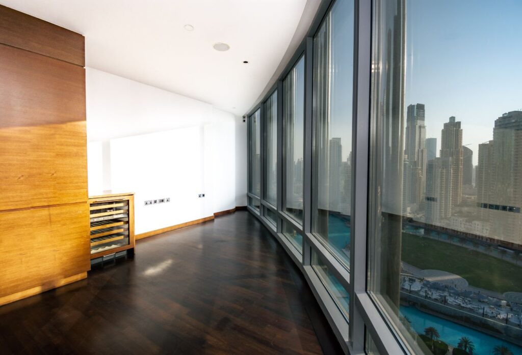Panoramic Fountain & Opera Views | Vacant