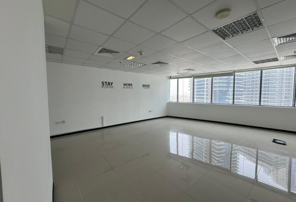 Unfurnished | Spacious | Vacant | Canal View