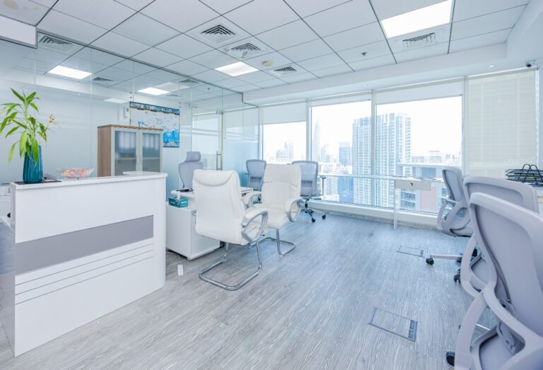 Furnished| Canal & Skyline View | Bright Workspace