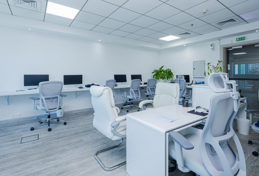 Furnished| Canal & Skyline View | Bright Workspace