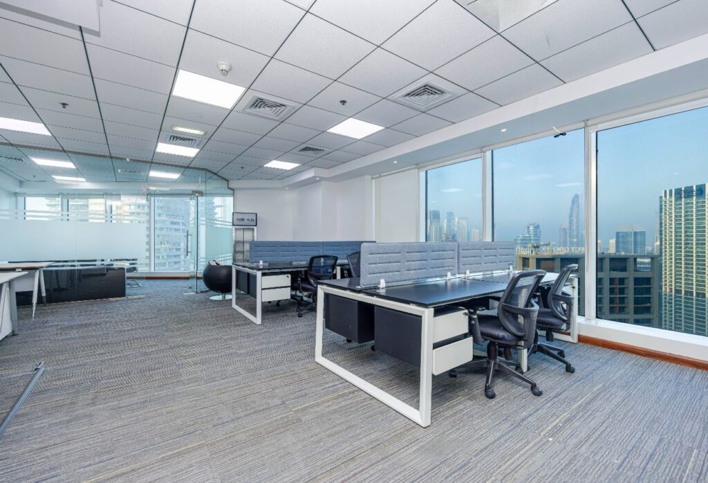 Fitted | BK & Canal View | Partitioned Workstation