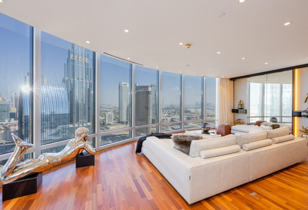 Fully Upgraded | 2 Entrances | 1 Lift Access