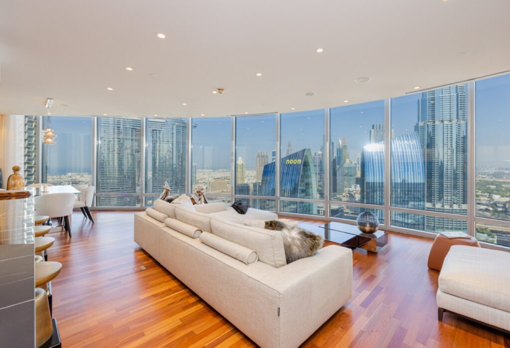 Fully Upgraded | 2 Entrances | 1 Lift Access