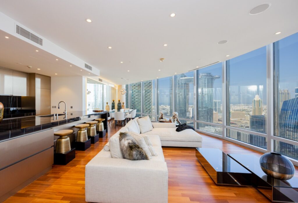 Fully Upgraded | 2 Entrances | 1 Lift Access